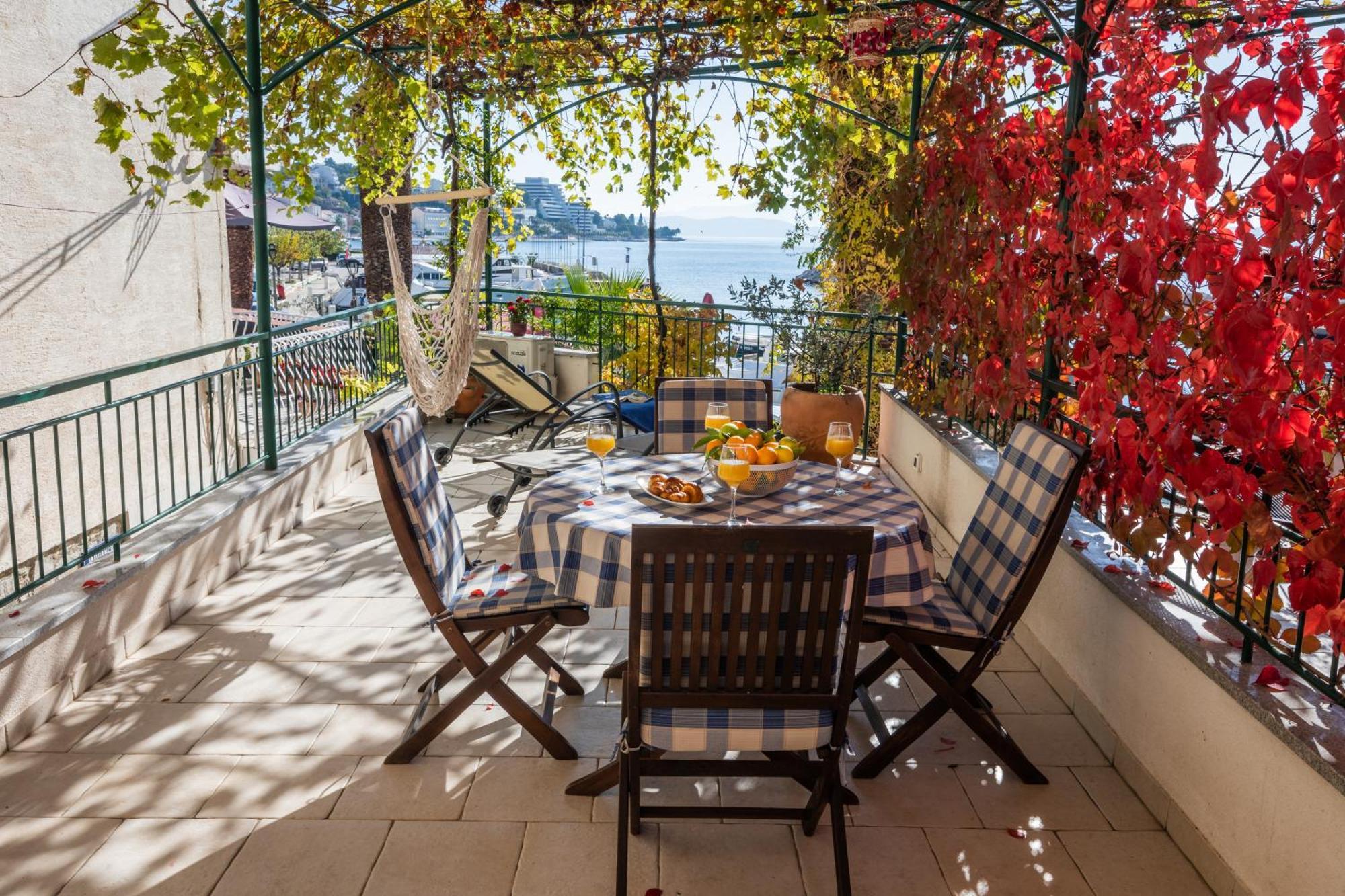 Apartment Top Terrace Подгора Екстериор снимка