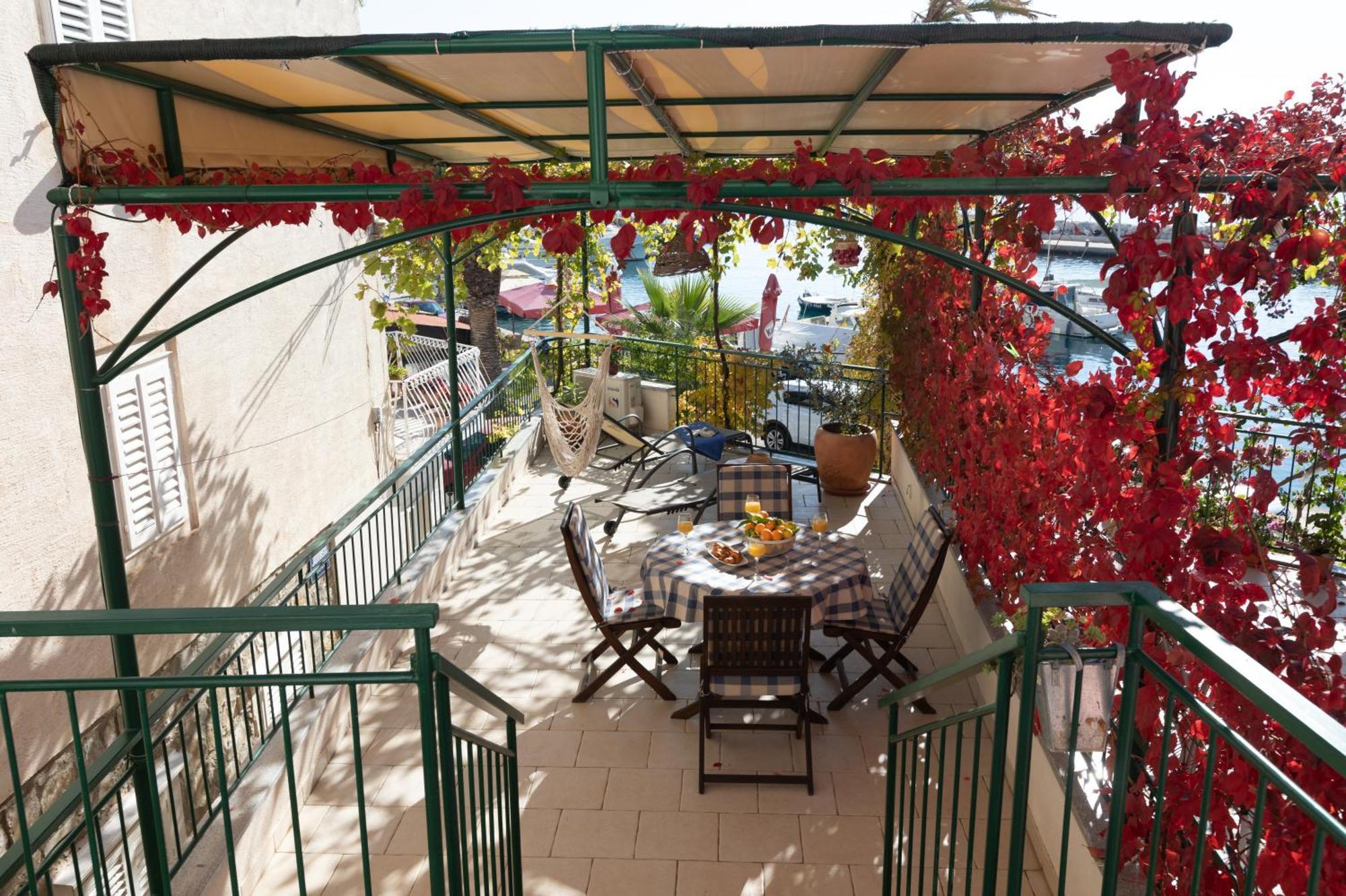 Apartment Top Terrace Подгора Екстериор снимка