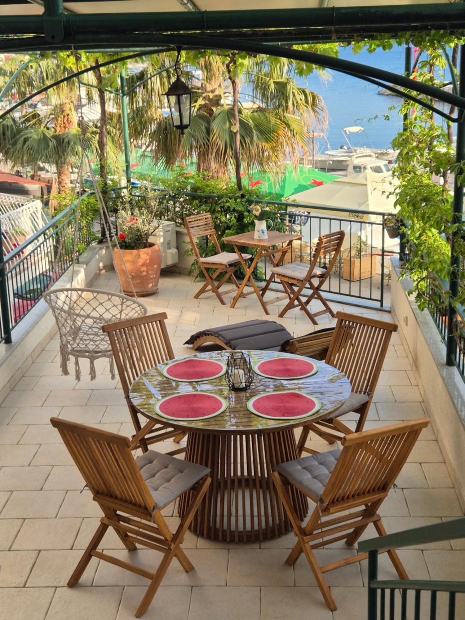 Apartment Top Terrace Подгора Екстериор снимка